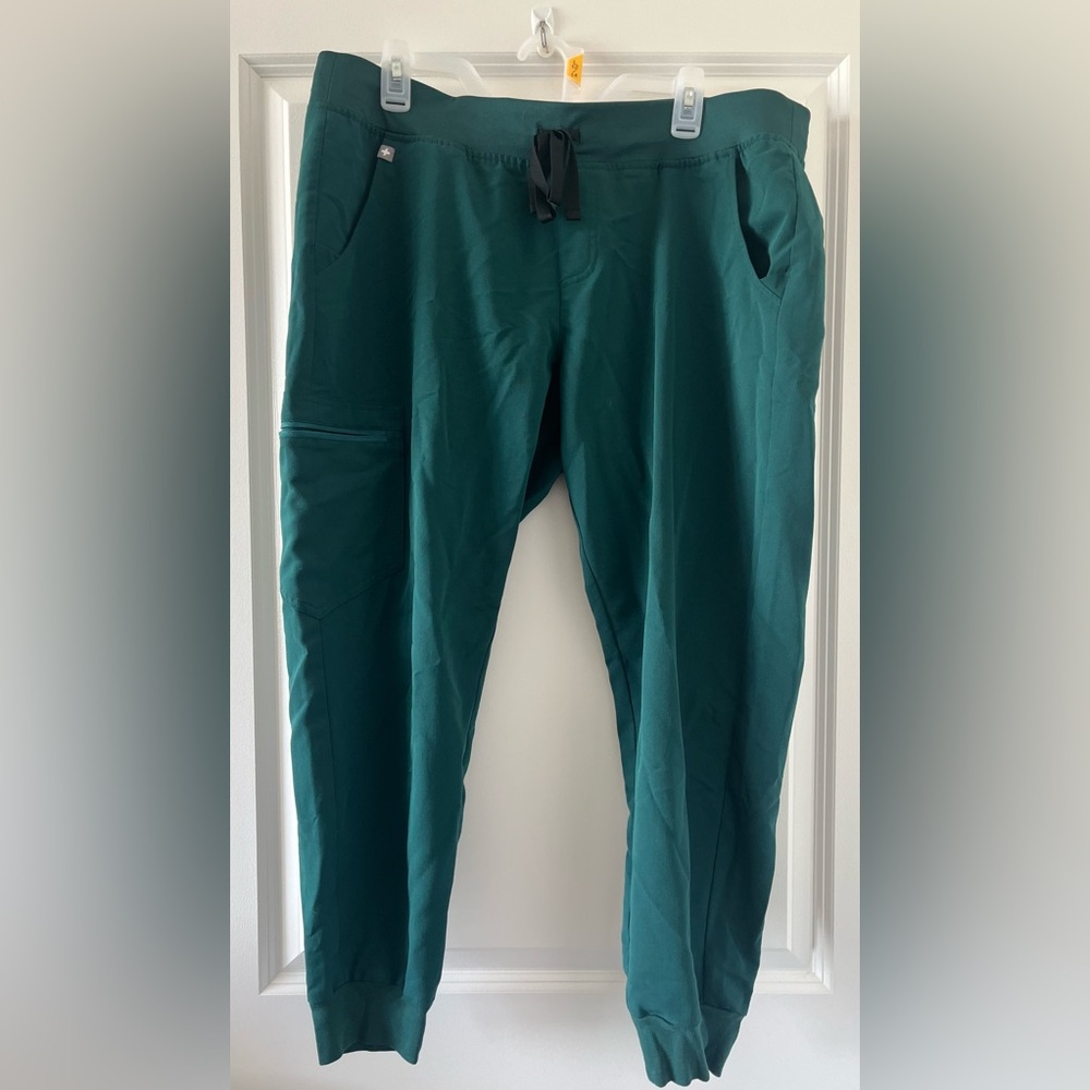 Figs Zamora joggers XL petite forest green scrubs